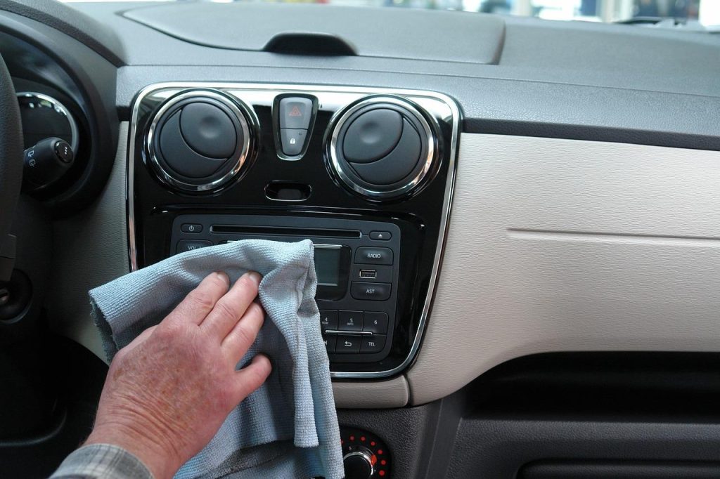 Autopoetsbedrijf in Hilversum - professionele autodetailing met glanzende gepoetste auto